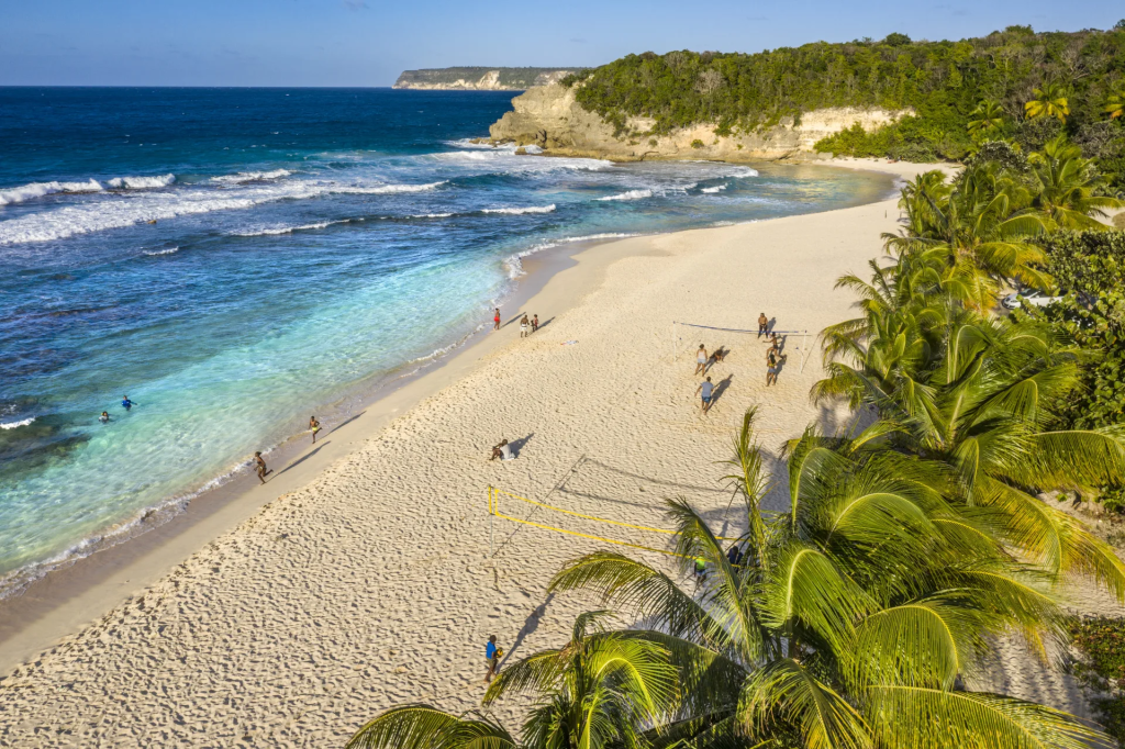 La plage de l'Anse Laborde à Anse-Bertrand