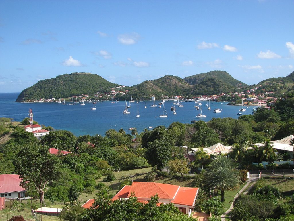 La baie des Saintes vue des hauteurs de Terre-de-Haut