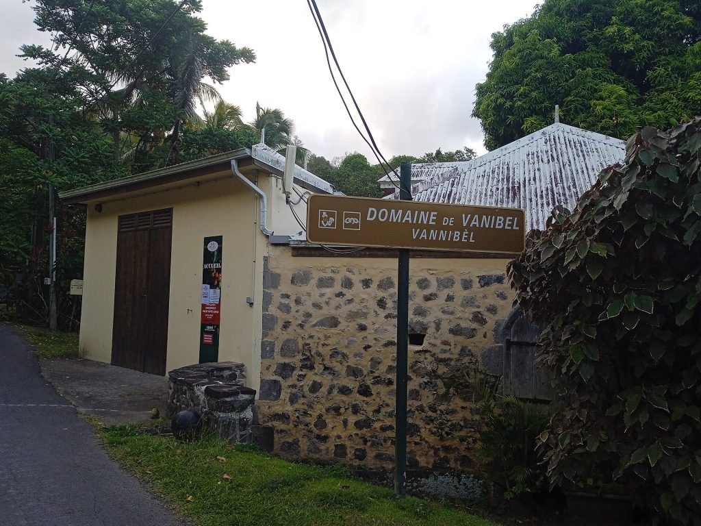 L'entrée du domaine de Vanibel, à Vieux-Habitants