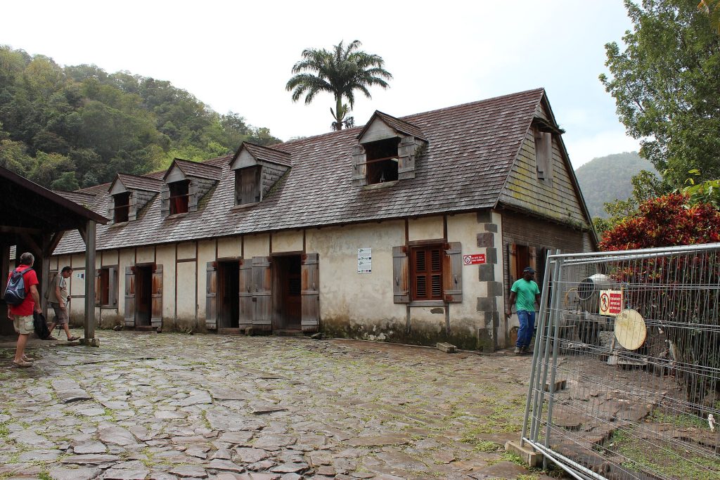 La maison de maître en bois de l'habitation La Grivelière