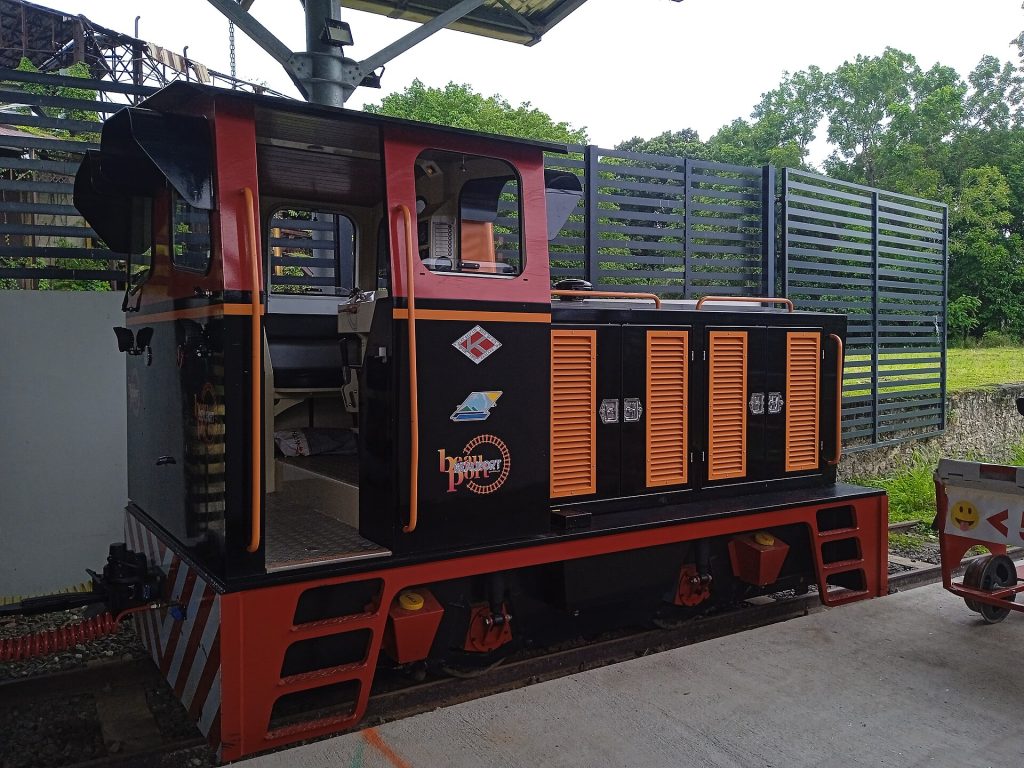 Locomotive diesel restaurée du petit train de Beauport, le pays de la canne