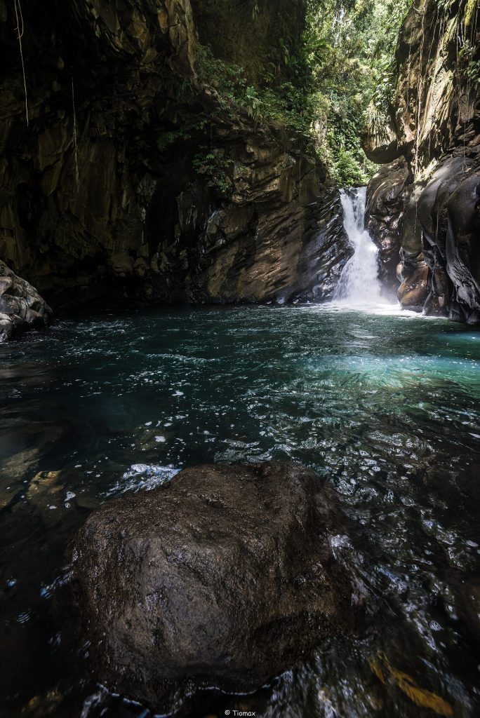 Le saut d'eau du Matouba et son bassin, sur la rivière Saint-Louis, fermé au public depuis 2017